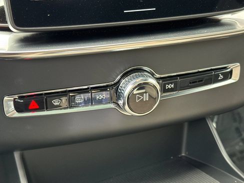 Certified 2026 Volvo XC90 B6 Core AWD/4WD image 24