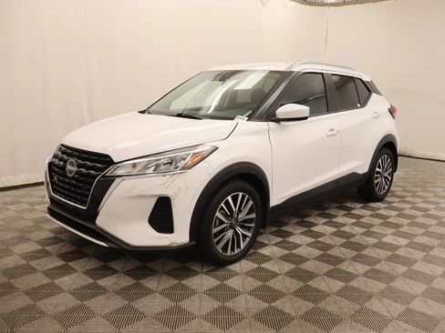 Used 2023 Nissan Kicks SV FWD image 1