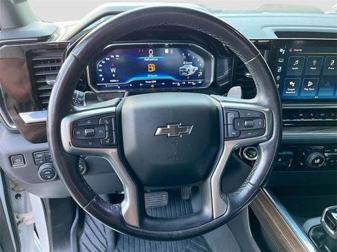 Used 2022 Chevrolet Silverado 1500 LT Trail Boss w/ Convenience Package II image 11