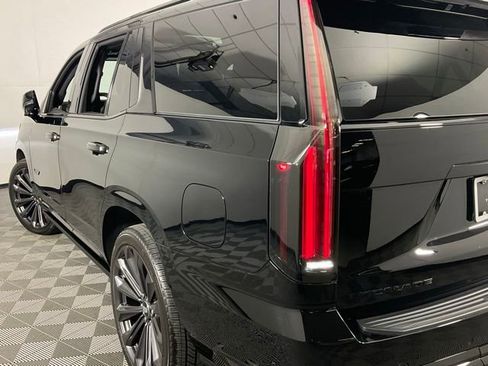 Used 2025 Cadillac Escalade V AWD/4WD image 32