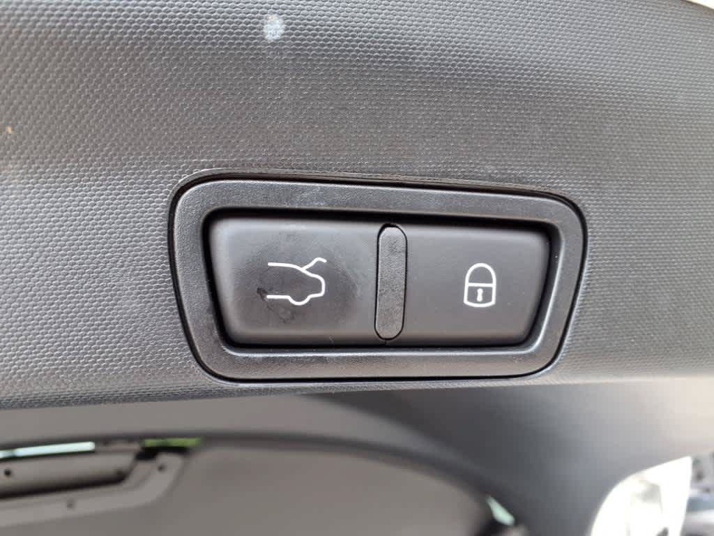 Used 2023 Alfa Romeo Stelvio Estrema AWD/4WD image 6