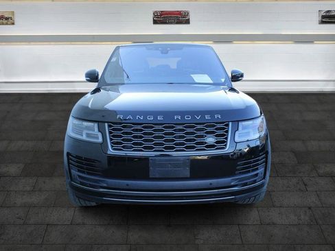 Used 2018 Land Rover Range Rover image 2