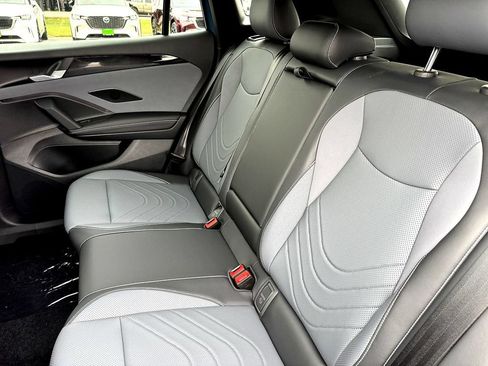 New 2026 Volkswagen Tiguan SE R-Line FWD image 17