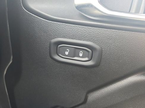 Used 2025 Jeep Wrangler Unlimited Sport AWD/4WD image 22