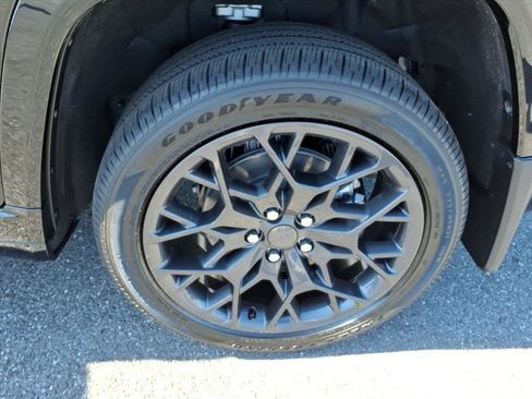 New 2026 Jeep Grand Cherokee L Summit AWD/4WD image 8