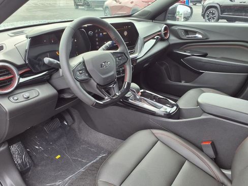 New 2025 Chevrolet Trax RS w/ Sunroof Package image 12