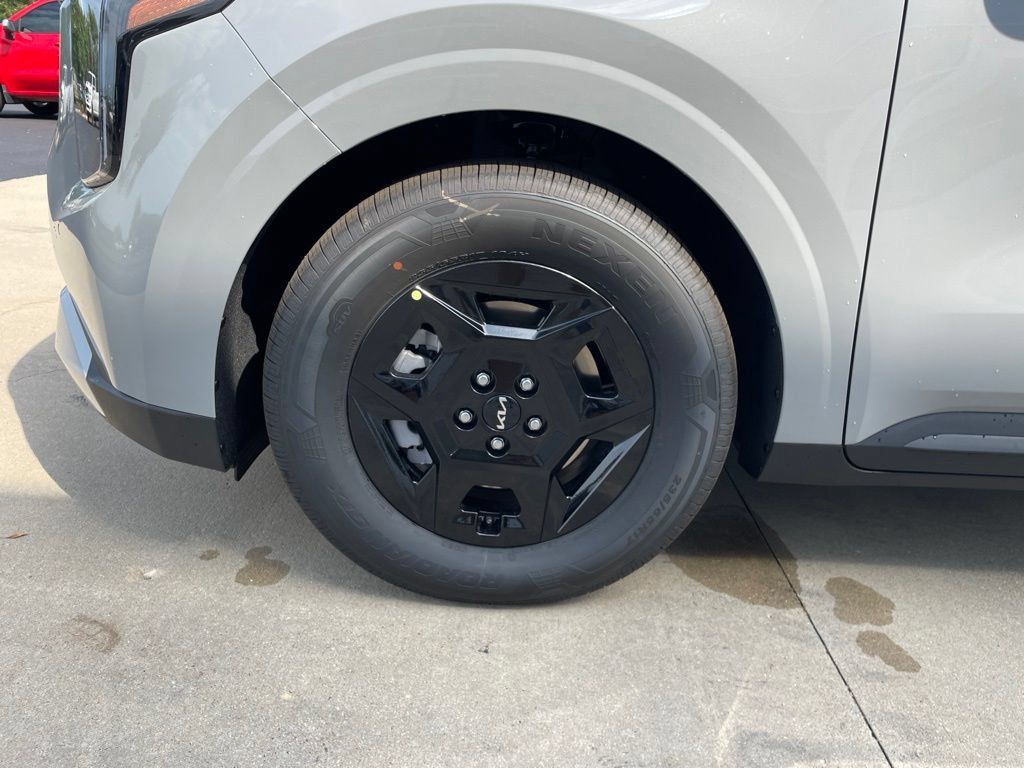 New 2027 Kia Carnival FWD image 16