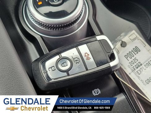 Used 2025 Ford Explorer Active RWD image 36
