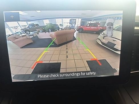 Used 2021 Ford Explorer XLT w/ Equipment Group 202A AWD/4WD image 21
