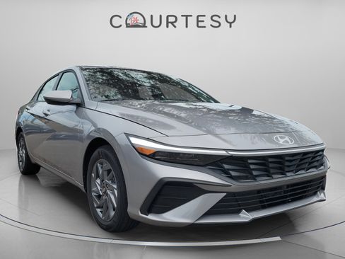 New 2025 Hyundai Elantra Blue image 6