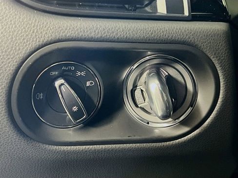 New 2026 Porsche Macan image 11