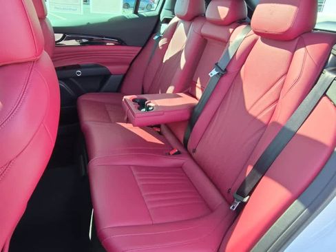 Used 2023 Maserati Grecale Modena image 9