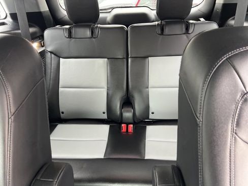 Used 2022 Ford Explorer XLT w/ Equipment Group 202A image 19