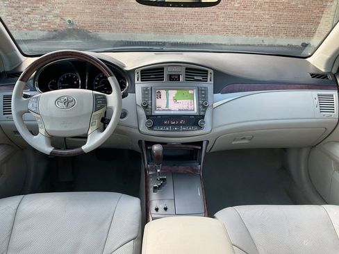 Used 2012 Toyota Avalon Limited image 7