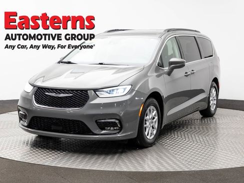 Used 2022 Chrysler Pacifica Touring-L image 1