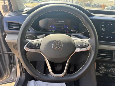 Used 2024 Volkswagen Taos SE AWD/4WD image 9
