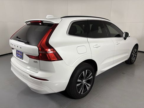 Used 2023 Volvo XC60 B5 Core image 8