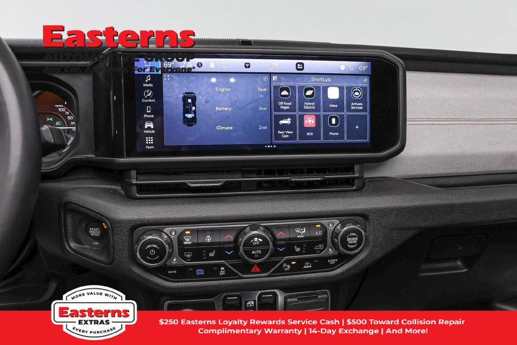 Used 2024 Jeep Wrangler Unlimited AWD/4WD image 13