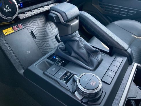 Certified 2025 Toyota 4Runner Limited image 25