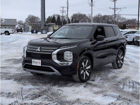 New 2026 Mitsubishi Outlander SE image 7