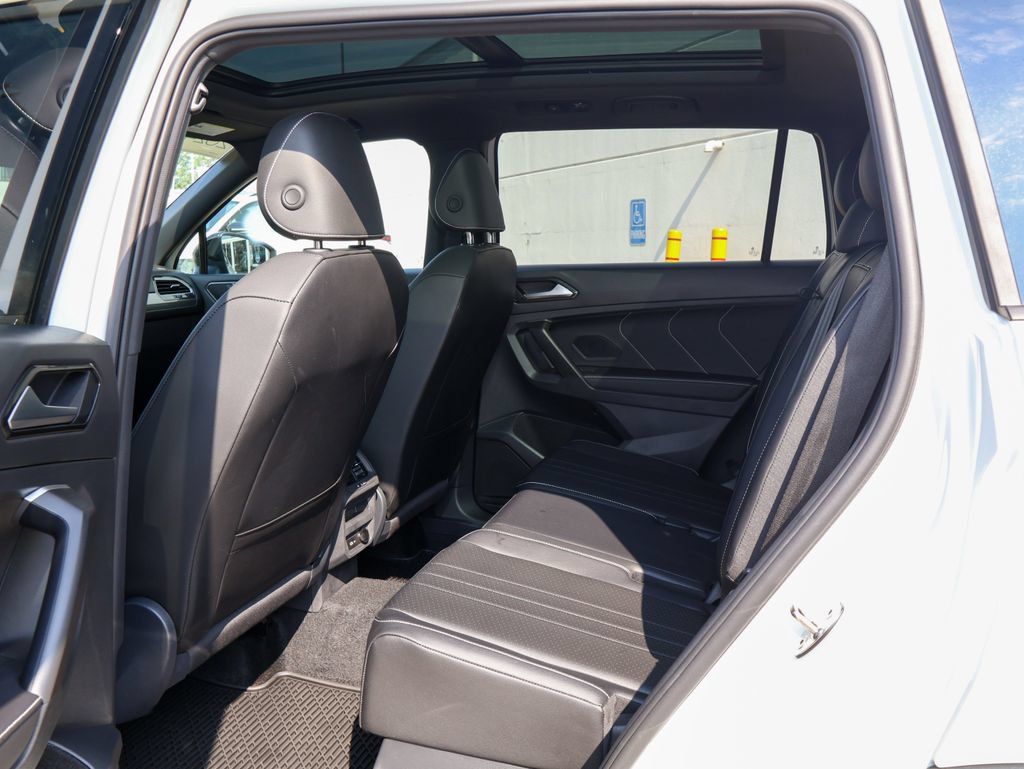 Certified 2024 Volkswagen Tiguan SE R-Line AWD/4WD image 16