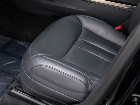 Used 2023 Land Rover Range Rover Sport SE Dynamic image 17