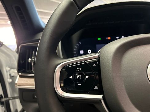 New 2026 Volvo XC90 B6 Plus w/ Protection Package Premier image 13