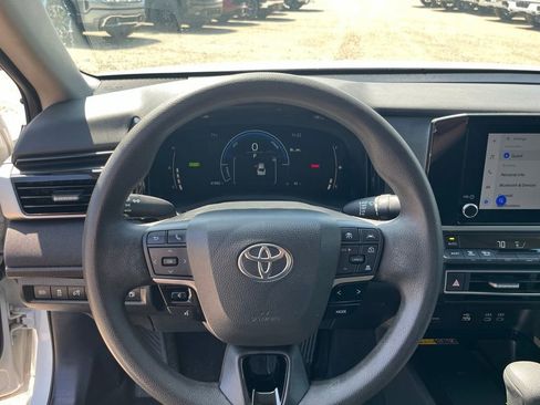 Used 2025 Toyota Camry LE FWD image 21