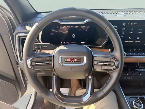 Used 2023 GMC Canyon AT4 w/ Technology Package image 17