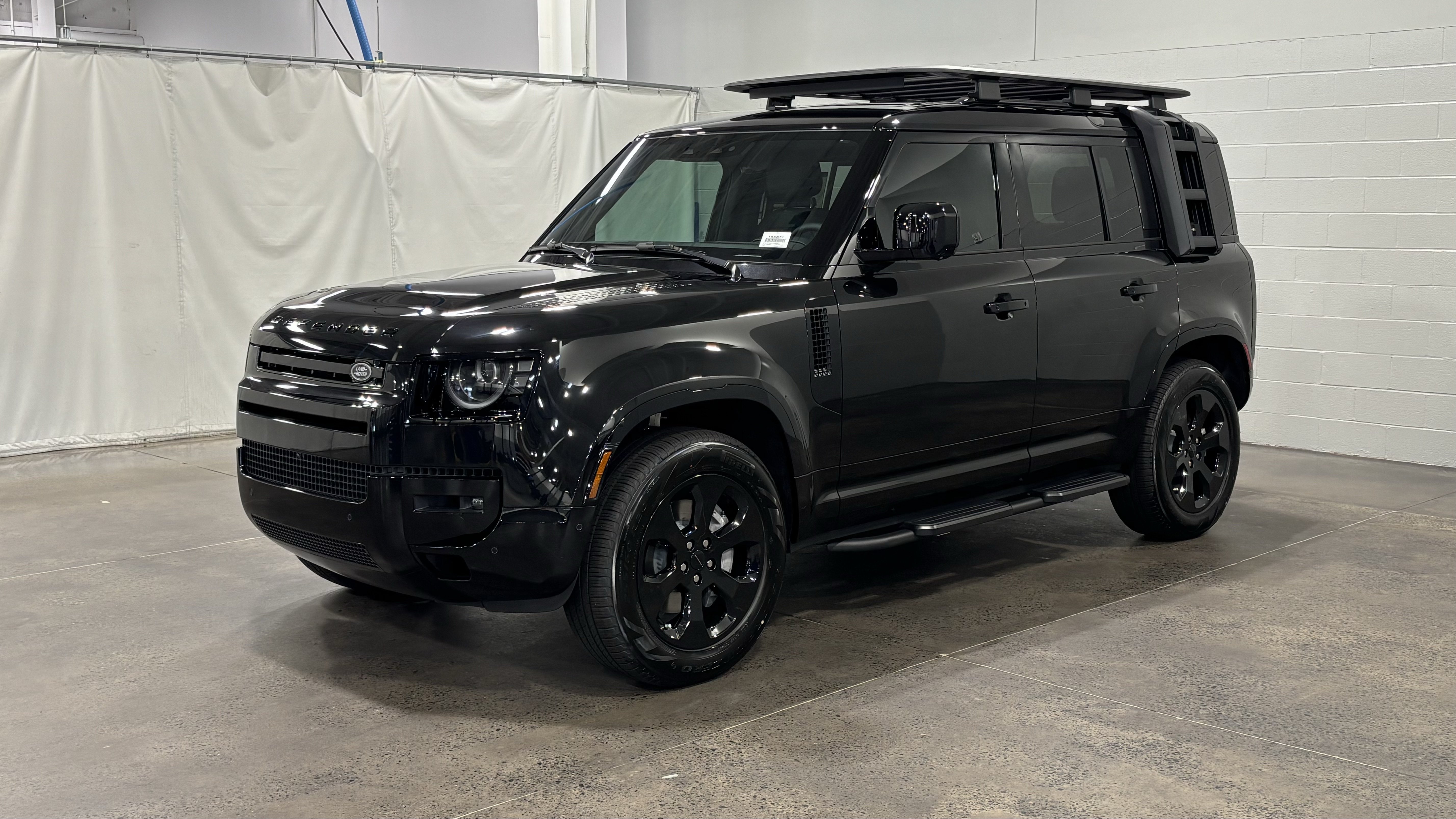 New 2026 Land Rover Defender 110 X-Dynamic SE AWD/4WD image 1