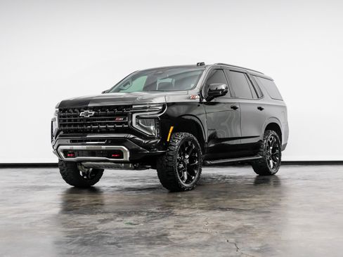 Used 2023 Chevrolet Tahoe Z71 w/ Luxury Package AWD/4WD image 8