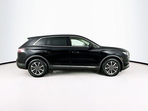 Used 2022 Lincoln Nautilus FWD w/ Premium Package image 10