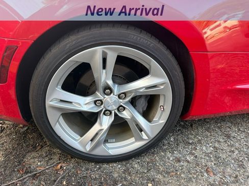 Used 2019 Chevrolet Camaro SS RWD image 9