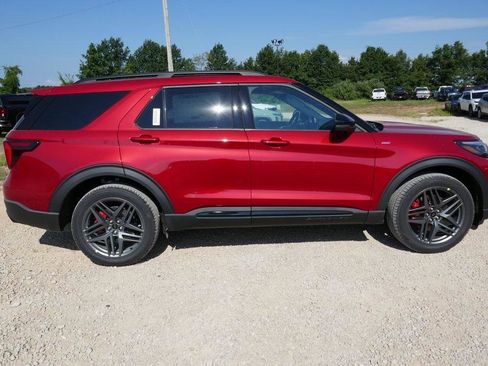 New 2025 Ford Explorer ST-Line w/ Premium Package image 3