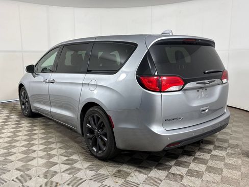 Used 2018 Chrysler Pacifica Touring Plus w/ S Appearance Package FWD image 7