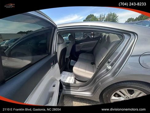 Used 2019 Hyundai Elantra Value Edition FWD image 17