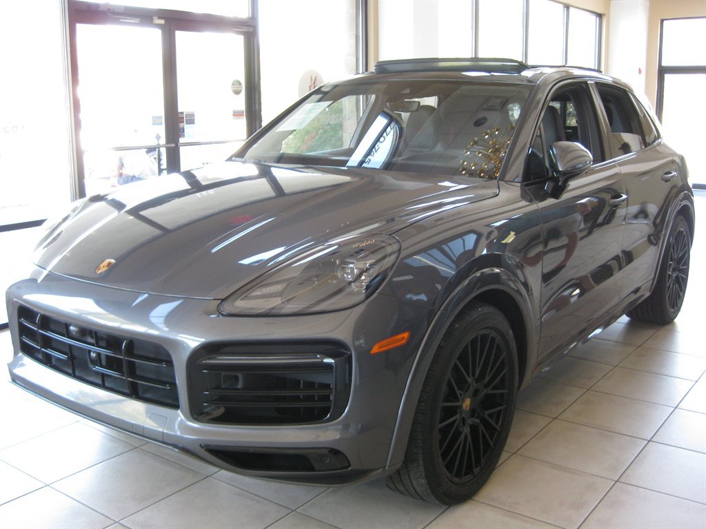 Used 2023 Porsche Cayenne GTS w/ Assistance Package AWD/4WD image 1