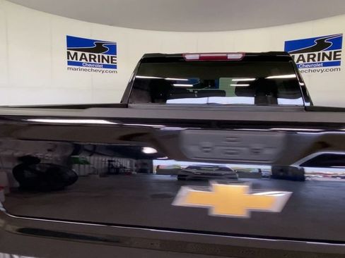 Used 2023 Chevrolet Silverado 1500 Custom AWD/4WD image 9
