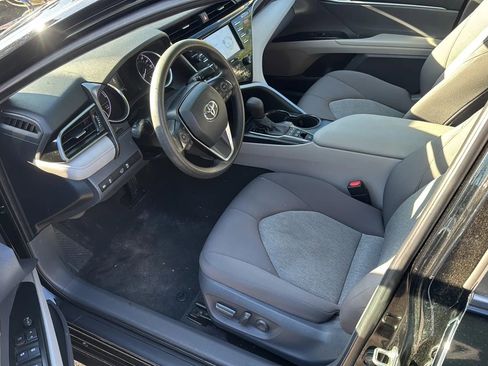 Used 2020 Toyota Camry LE image 16