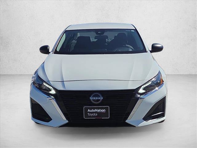 Used 2025 Nissan Altima 2.5 SV FWD image 2