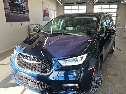 Certified 2024 Chrysler Pacifica Limited