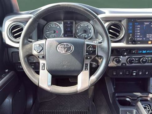 Used 2018 Toyota Tacoma Limited AWD/4WD image 20