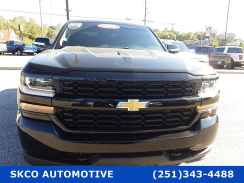 Used 2018 Chevrolet Silverado 1500 Custom image 8