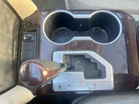 Used 2014 Toyota Camry XLE image 34