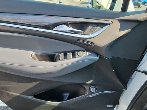 Used 2024 Buick Enclave Premium image 18