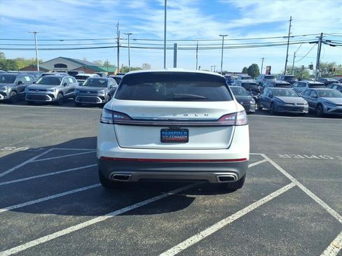 Used 2022 Lincoln Nautilus Reserve image 6