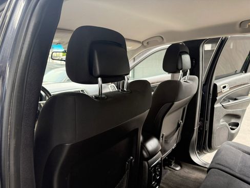 Used 2013 Jeep Grand Cherokee Laredo w/ Laredo E Group image 15