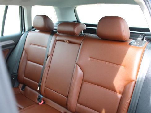 Used 2017 Volkswagen Golf Alltrack S image 19