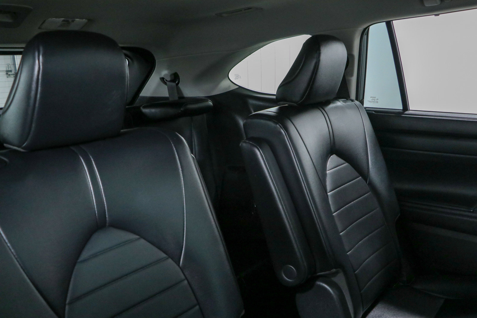 Used 2023 Toyota Highlander XLE FWD image 29