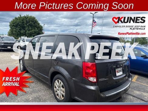 Used 2019 Dodge Grand Caravan SE w/ UConnect Hands-Free Group FWD image 8